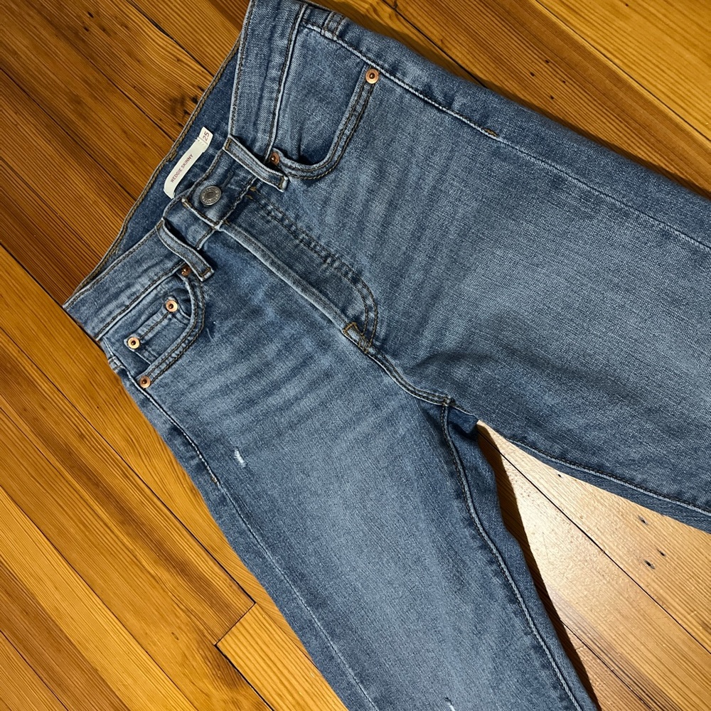 Levi’s - Wedgie Skinny Jeans - Picture 2 of 9